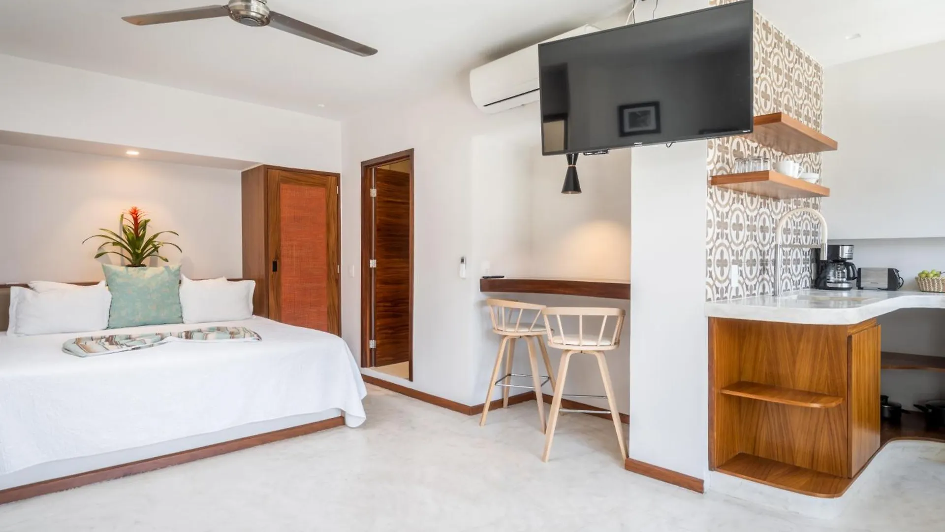 Hotel Eloisa Puerto Vallarta
