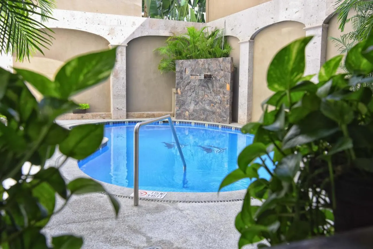 Hotel Eloisa Puerto Vallarta 2*,
